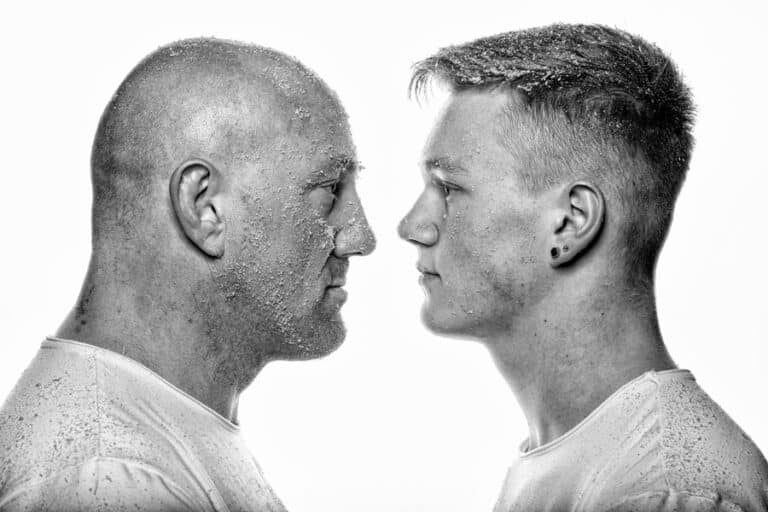 Wie der Vater, so der Sohn - Schwingsport Stefan und Thomas Burkhalter, Schwingsportler aus Leidenschaft, stehen sich von Angesicht zu Angesicht gegenüber.