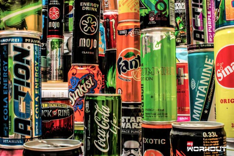 Energydrinks im Training: Wundermittel oder Teufelszeug? Ansammlung von verschiedenen Energydrinks in Dosen