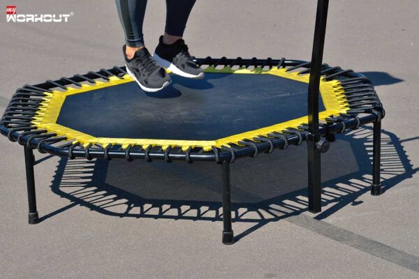 Nahaufnahme von einem Jumping Fitness Trampolin