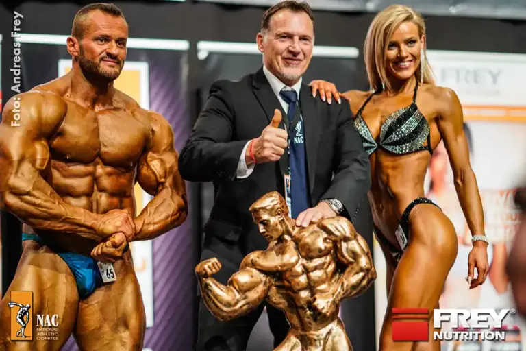 NAC Germany – Ein neues Kapitel im Zeitalter des Bodybuildings Bild Alexej Kauz ( 5 facher Gesamtsieger Deutsche und Int. Deutsche Meisterschaft, Weltmeister und 3 x Mr. Universe Gesamtsieger ) Soraya Grumann ( 2 fache Bikini Shape Deutsche Meisterin, Vize Weltmeisterin ) , Beide waren im NAC Team Arnold Classic USA ) mit Attila Daniel Hercsuth NAC Germany Präsidium