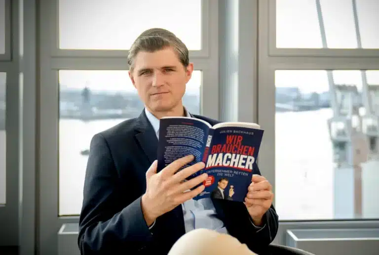 Wir brauchen Macher! Unternehmer retten den Sport Autor Julien Backhaus mit seinem neuen Buch Macher