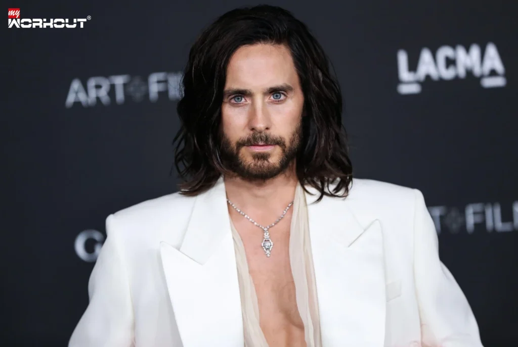 Jared Leto mit 50 jugendlich jung aus